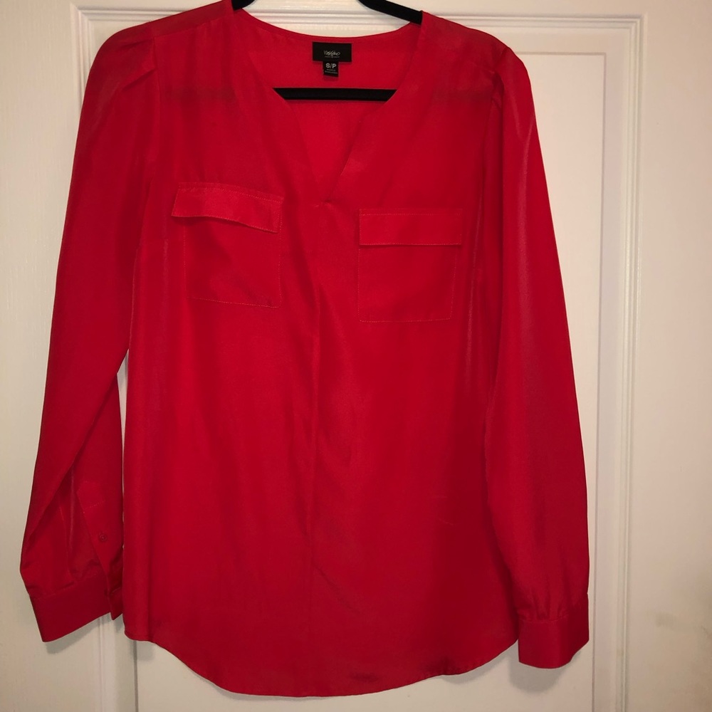 Red pocket detail shirt